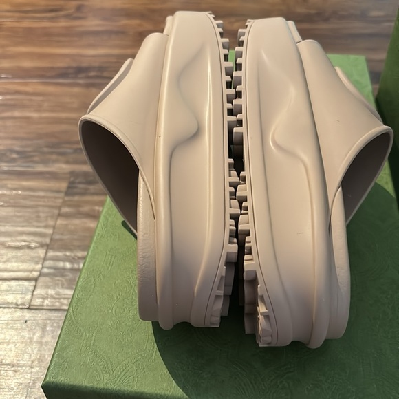 COPY - Gucci slides - Picture 5 of 6